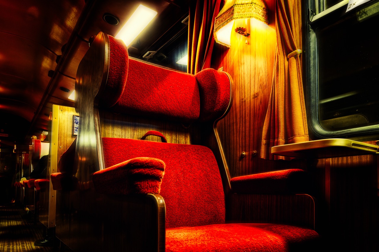 The Birth of Luxury Rail Travel - Glamour and Luxury on the Tracks