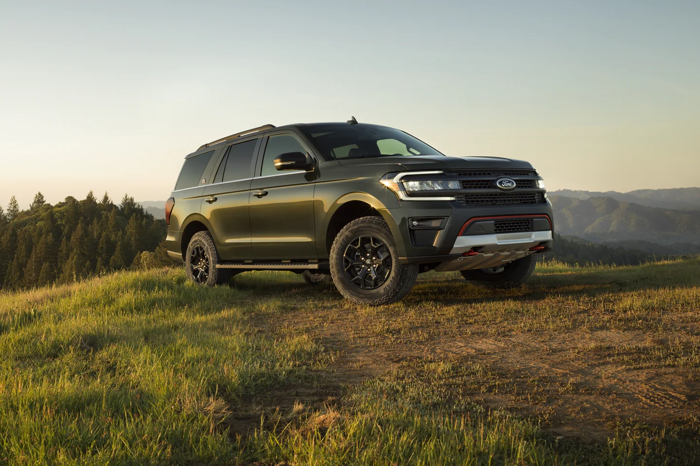 Off-Road Prowess - Navigating the Popularity of the Chevrolet Tahoe and Ford Expedition