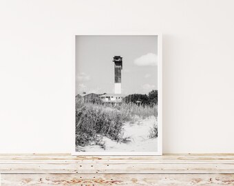Photography: Capturing the Lighthouse's Essence - Photography and Paintings of Coastal Beacons