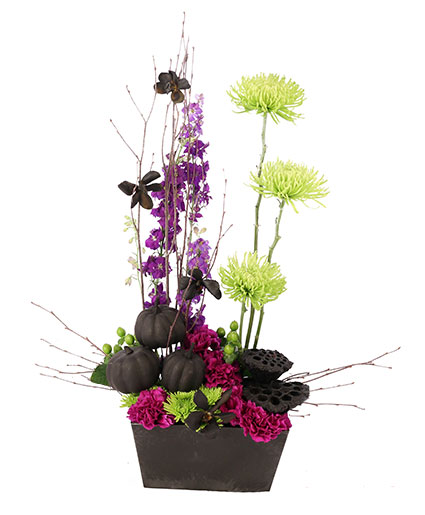 Spooky Blooms: Selecting the Right Flowers - Incorporating Nature into Spooky Decor