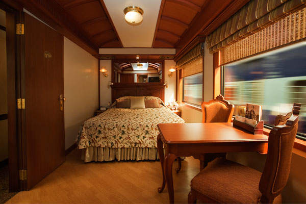 The Maharajas' Express - The Art of Rail Travel: Luxury Trains and Elegant Journeys
