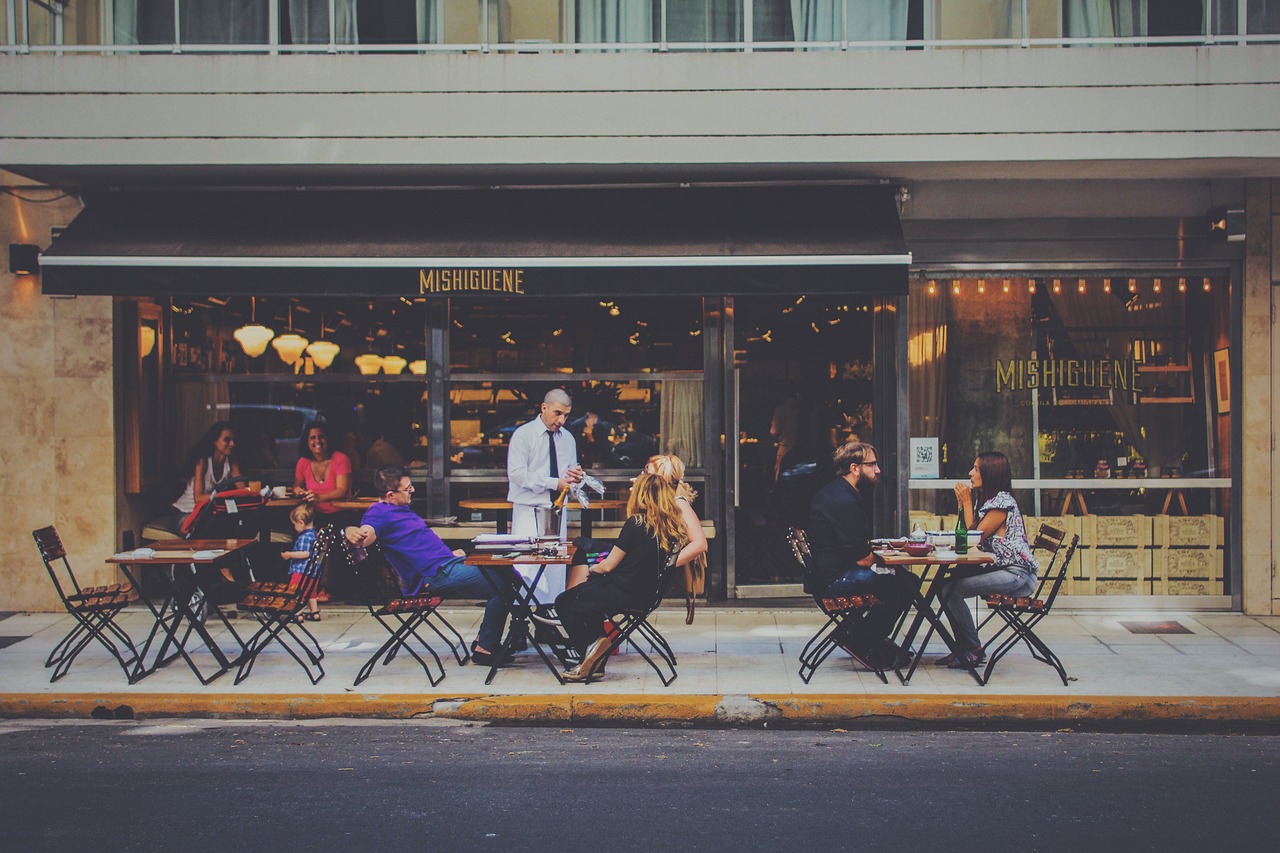 The Future of Urban Dining - The Impact of Outdoor Restaurants on City Life