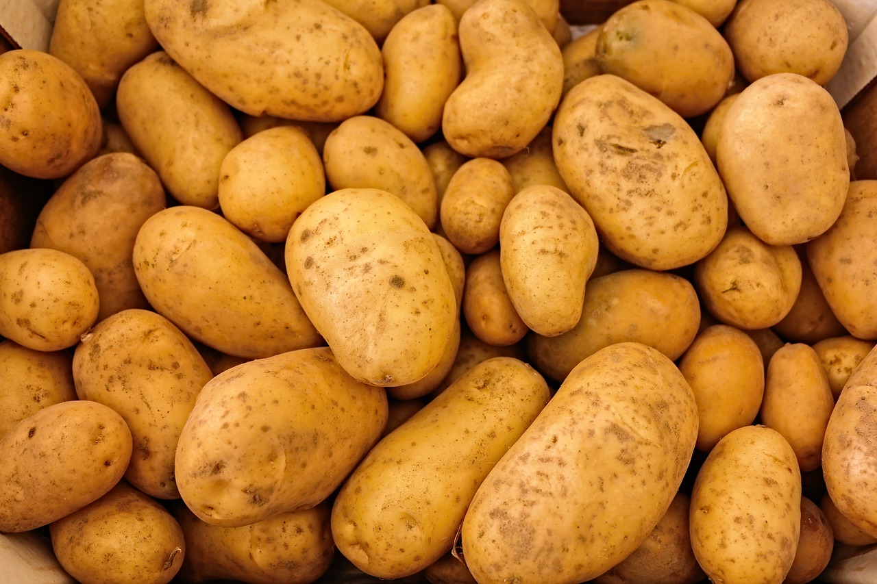 Fiber - Sweet Potatoes vs. Potatoes: A Nutritional Comparison