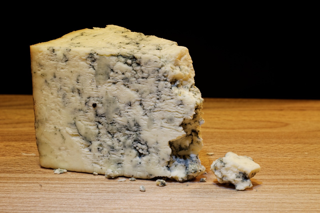 Roquefort and Sauternes - A Sweet French Affair - Pairing European Cheeses with the Perfect Wines