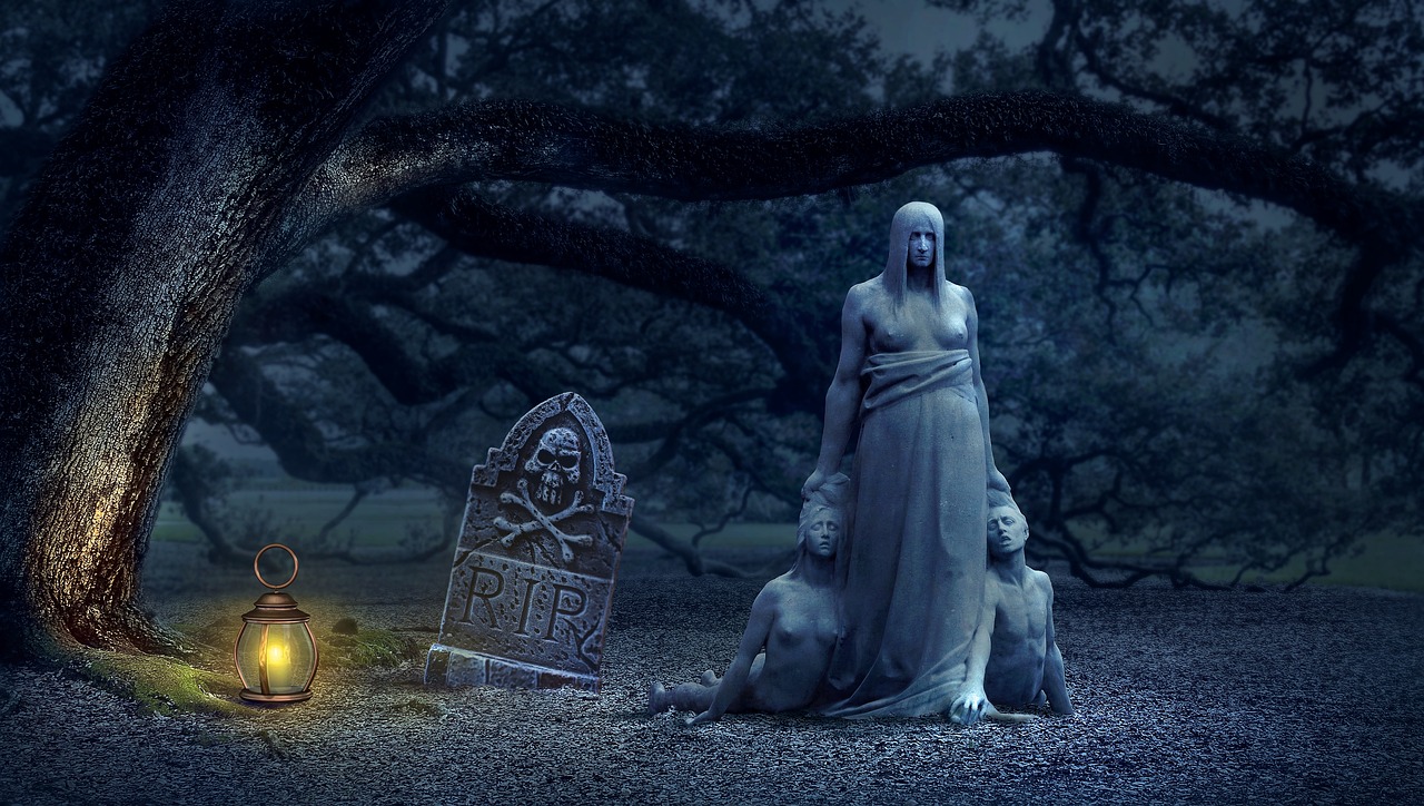 Graveyard Scene - Tips for Creating a Frighteningly Fun Exterior