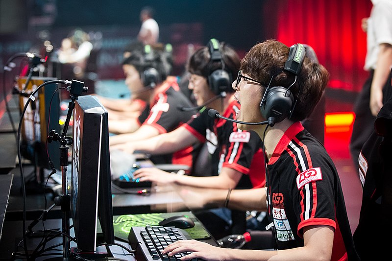 The Genesis of E-sports - The Rise of Competitive Gaming and its Global Impact