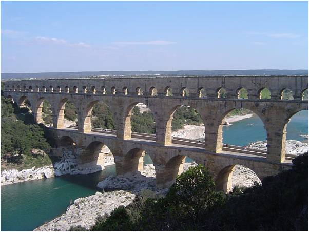 Renaissance Revival: Reviving Ancient Styles - Architectural Styles in Aqueduct Design