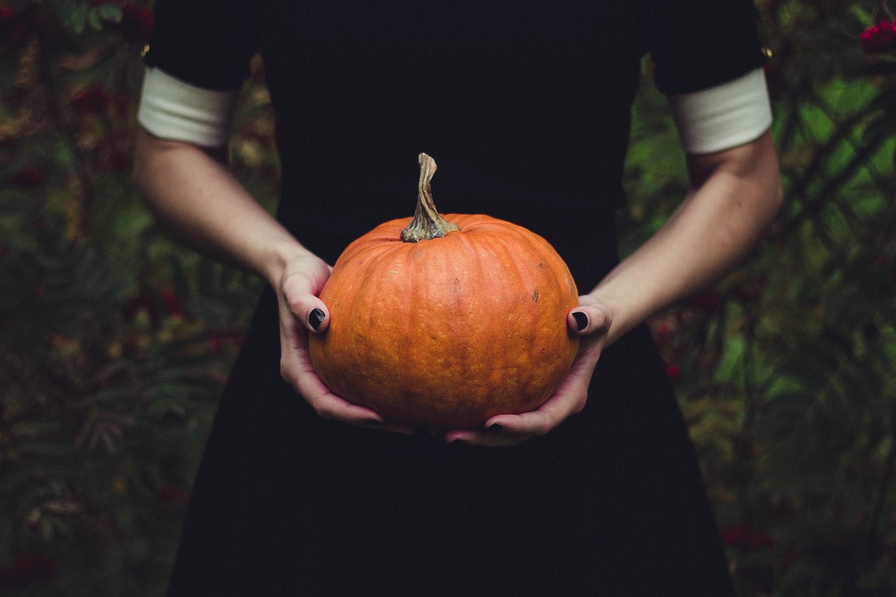 Pumpkins, Apples and Gourds: The Symbolism of Samhain Foods