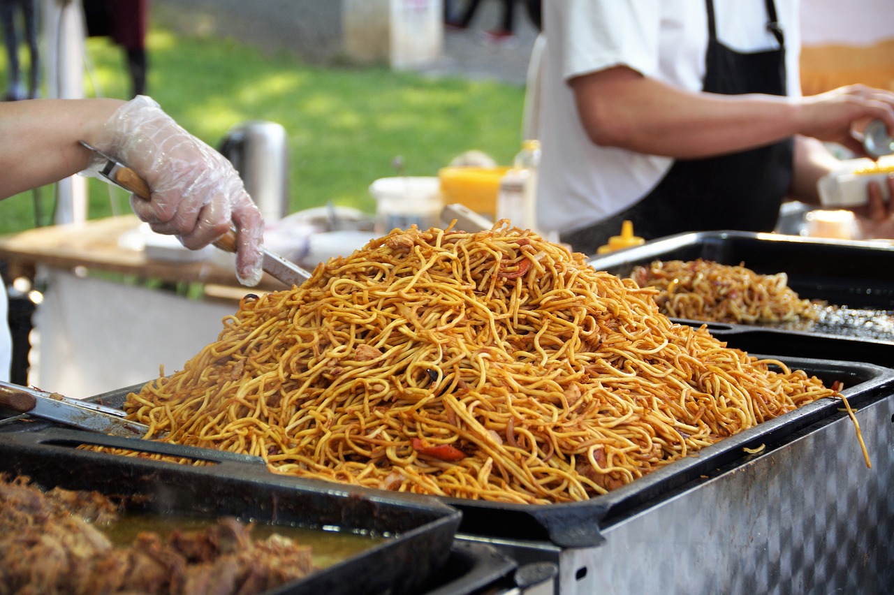 The Allure of Street Dining - Outdoor Food Festivals and Street Dining