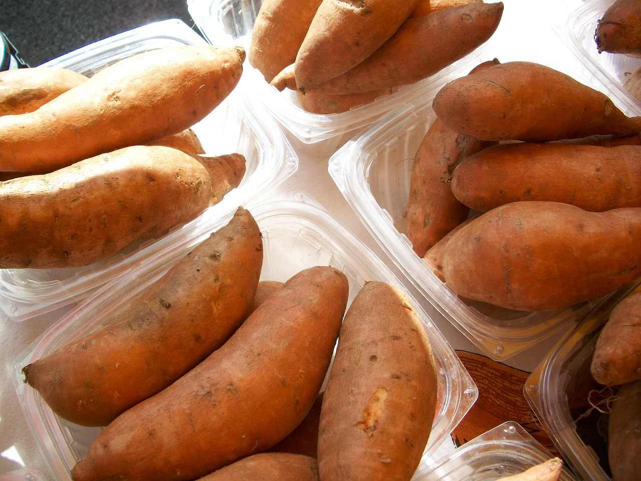 Nutritional Comparison - Sweet Potatoes vs. Potatoes: A Nutritional Comparison